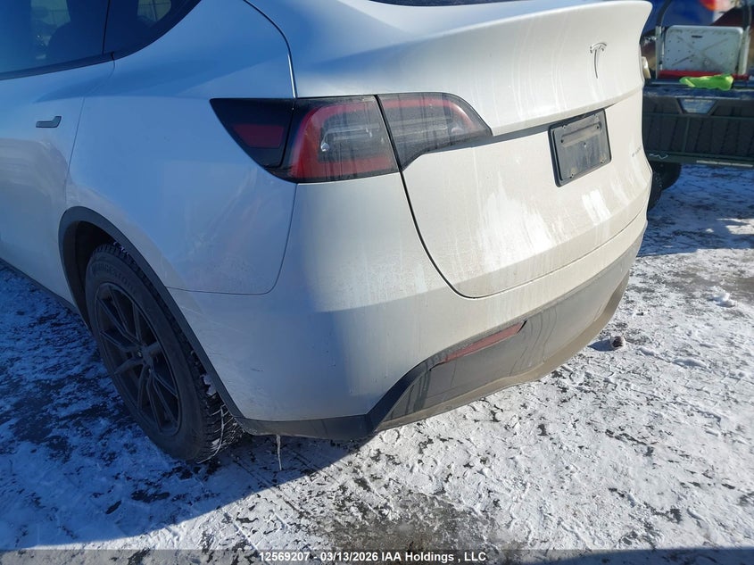 2024 Tesla Model Y VIN: 7SAYGAEE7RF074591 Lot: 12569207