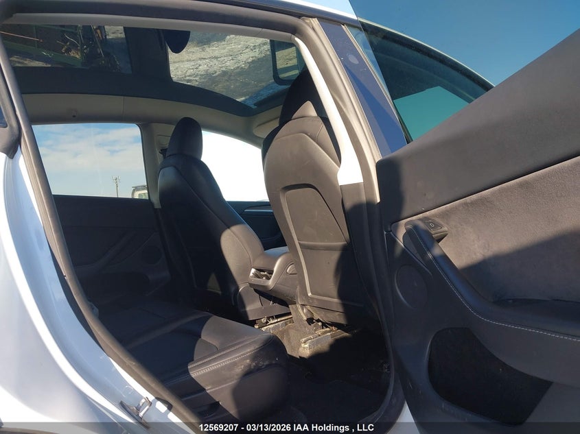 2024 Tesla Model Y VIN: 7SAYGAEE7RF074591 Lot: 12569207