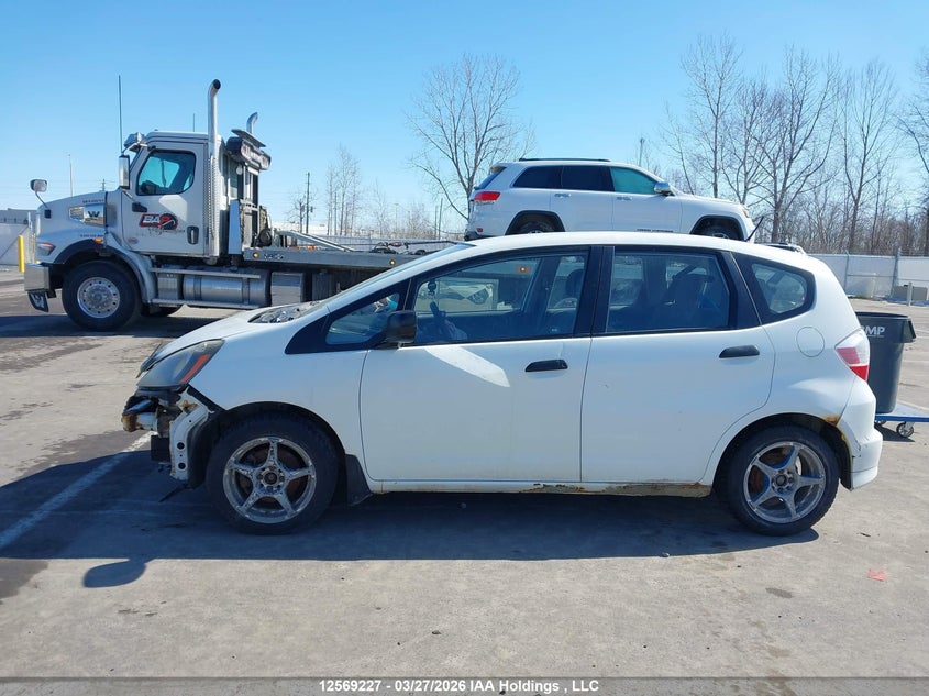 2011 Honda Fit VIN: JHMGE8G33BC801343 Lot: 12569227