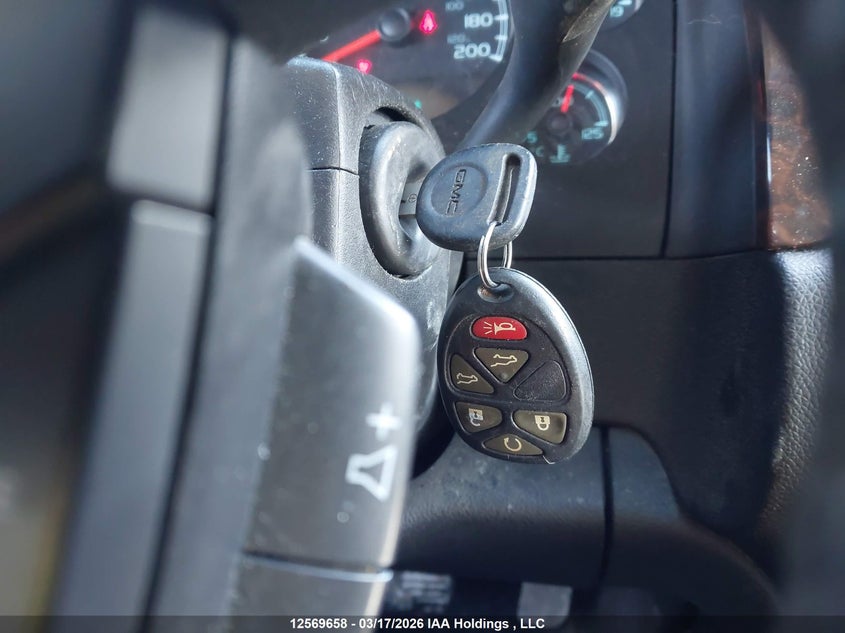 2013 GMC Yukon Xl 1500 Denali VIN: 1GKS2MEF3DR152870 Lot: 12569658