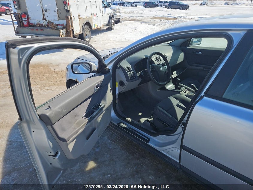 2005 Volvo V50 2.4I VIN: YV1MW382452050803 Lot: 12570295