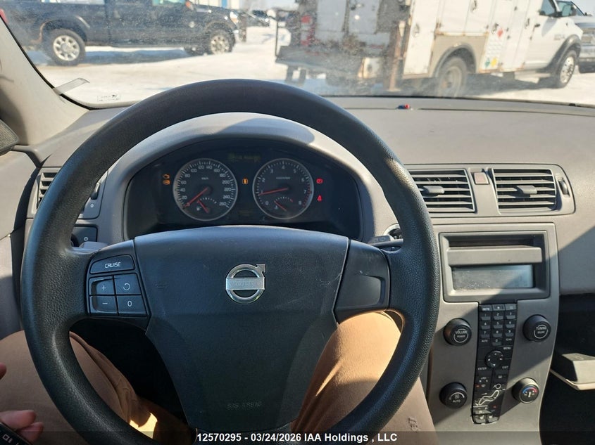 2005 Volvo V50 2.4I VIN: YV1MW382452050803 Lot: 12570295