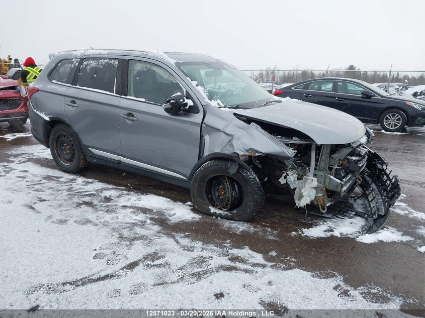2020 Mitsubishi Outlander Es