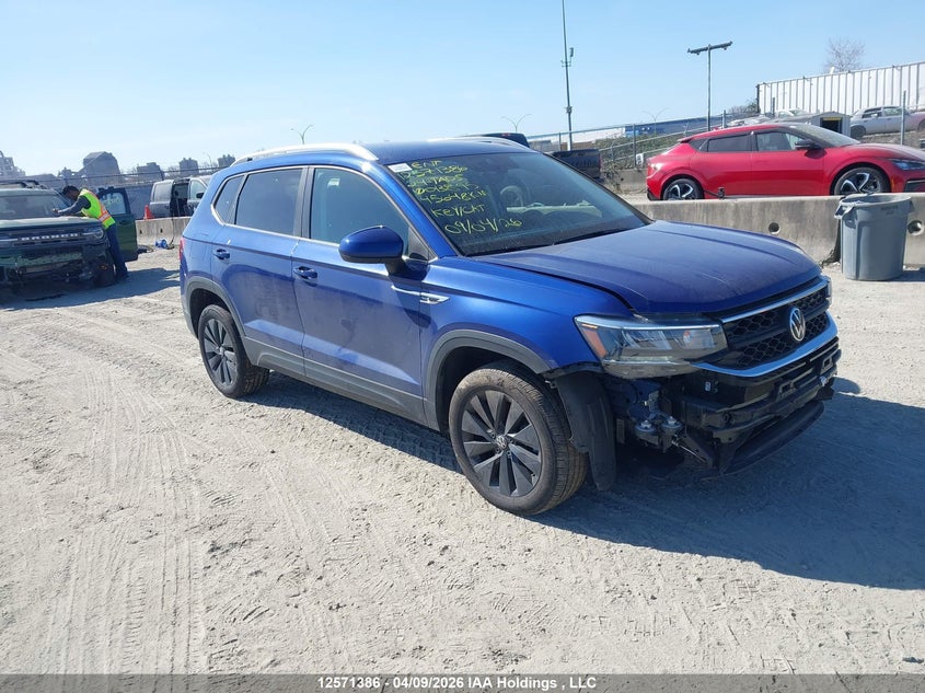 3VVSX7B21RM013895 VOLKSWAGEN TAOS Photo 1
