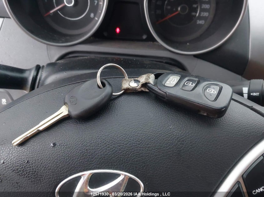 2012 Hyundai Elantra Gls/Limited VIN: 5NPDH4AE7CH144762 Lot: 12571930