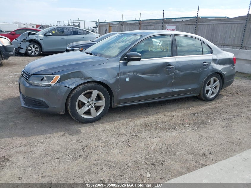 2014 Volkswagen Jetta, Левый бок, IAAI, VIN 3VWB07AJ2EM409692 — фото 2