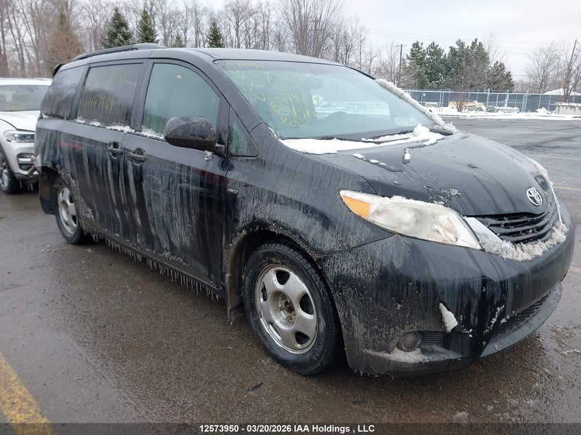 2017 TOYOTA SIENNA LE 7 PASSENGER