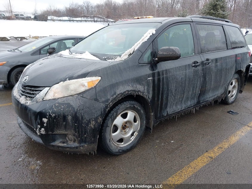 2017 Toyota Sienna, Rear, IAAI, VIN 5TDJZ3DC1HS179769 — photo 2