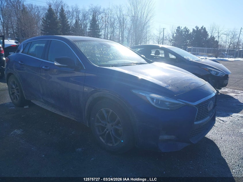 2017 INFINITI QX30