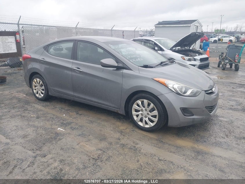 2013 HYUNDAI ELANTRA GL