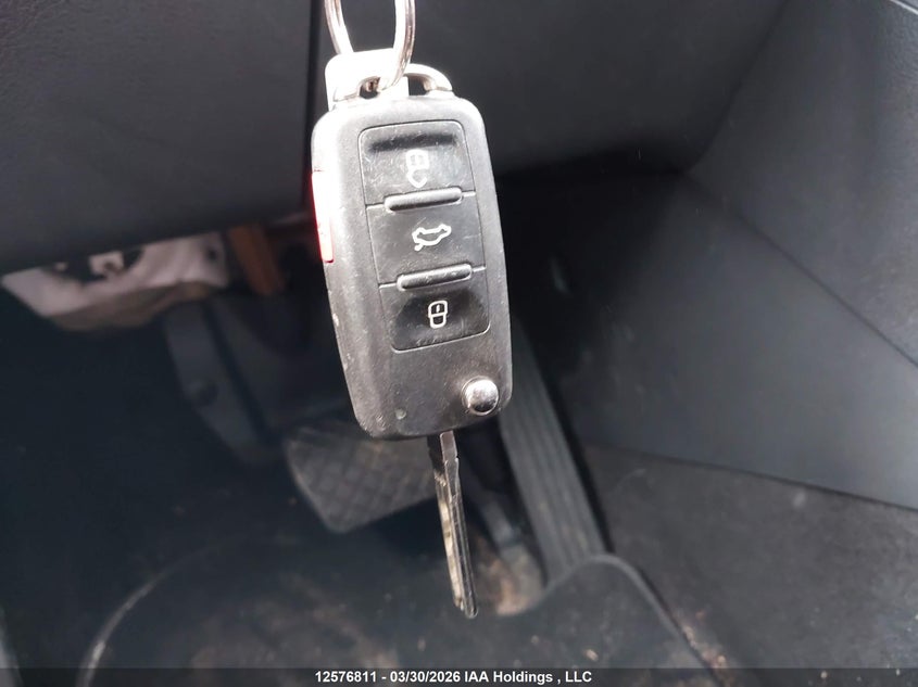 2017 Volkswagen Tiguan Trendline VIN: WVGHV7AX1HW505672 Lot: 12576811