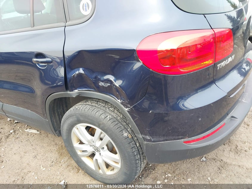 2017 Volkswagen Tiguan Trendline VIN: WVGHV7AX1HW505672 Lot: 12576811