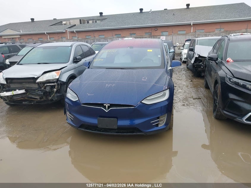 2016 Tesla Model X 60D/70D/75D/90D/P100D VIN: 5YJXCBE25GF016055 Lot: 12577121