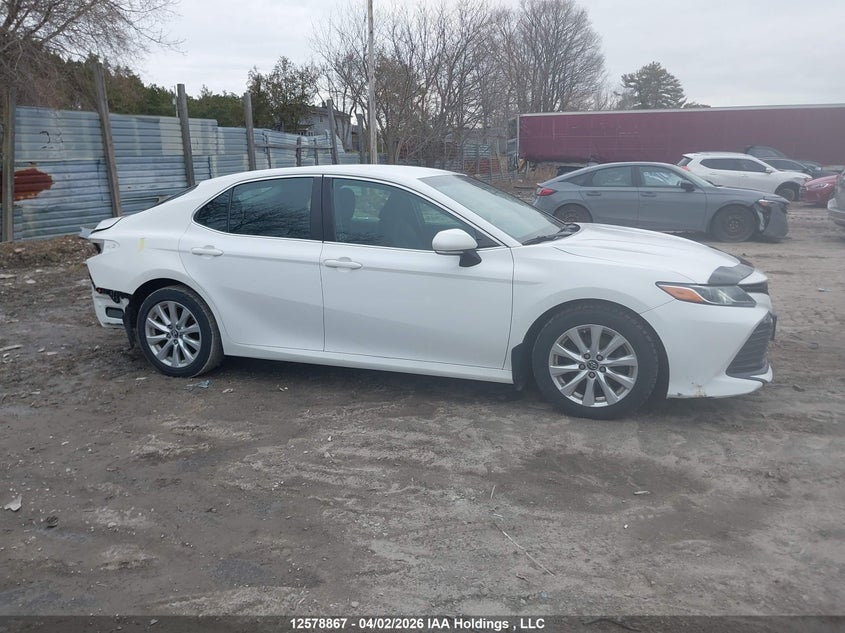 2018 Toyota Camry Le VIN: 4T1B11HK9JU029844 Lot: 12578867