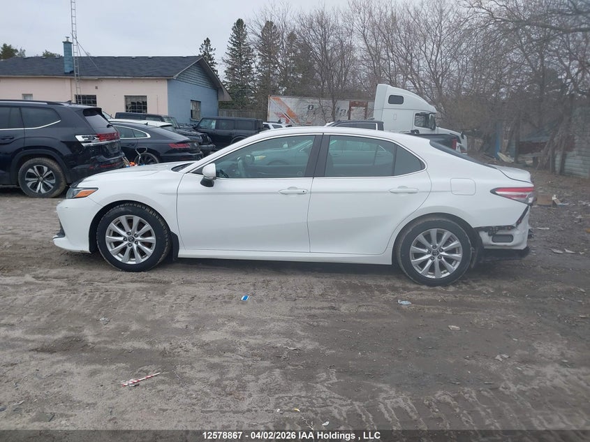 2018 Toyota Camry Le VIN: 4T1B11HK9JU029844 Lot: 12578867