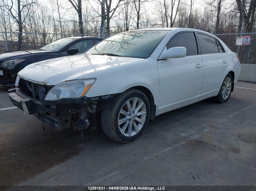 2005 Toyota Avalon, Front, IAAI, VIN 4T1BK36B55U033097 — photo 2