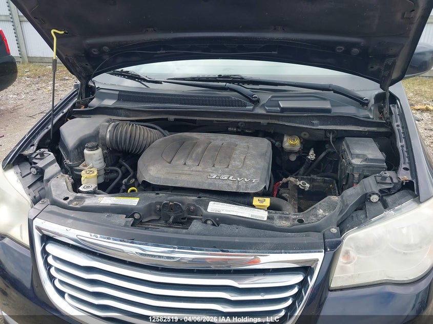 2011 Chrysler Town & Country Touring VIN: 2A4RR5DG8BR643281 Lot: 12582519