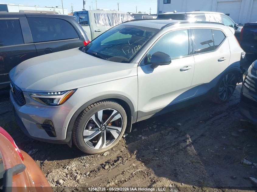 2025 Volvo XC40, Rear, IAAI, VIN YV4L12UC0S2490860 — photo 2