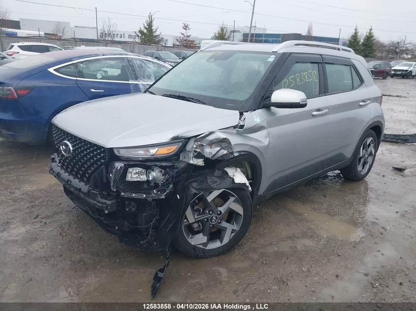 2025 Hyundai Venue Ultimate W/Black Interior (Ivt)