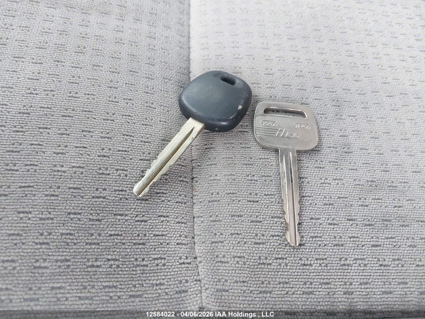 2005 Toyota Corolla Ce/Le/S VIN: 2T1BR32EX5C889282 Lot: 12584022