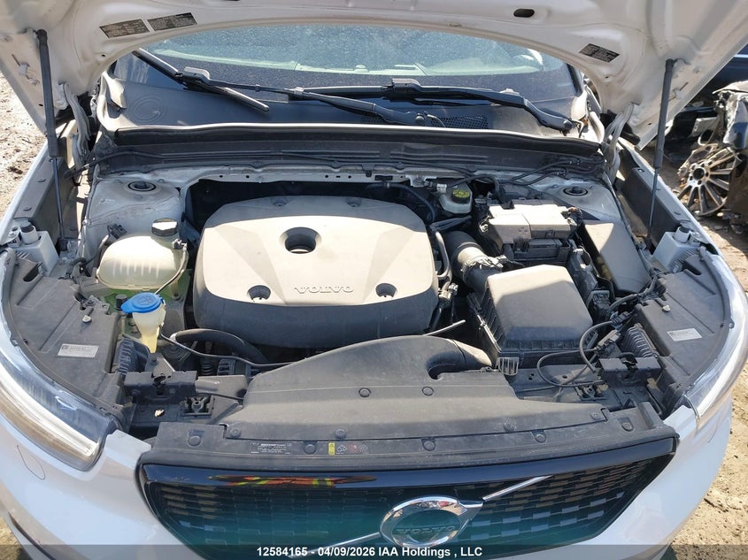 2019 Volvo Xc40 T5 Momentum/T5 R-Design VIN: YV4162XZ9K2005740 Lot: 12584165