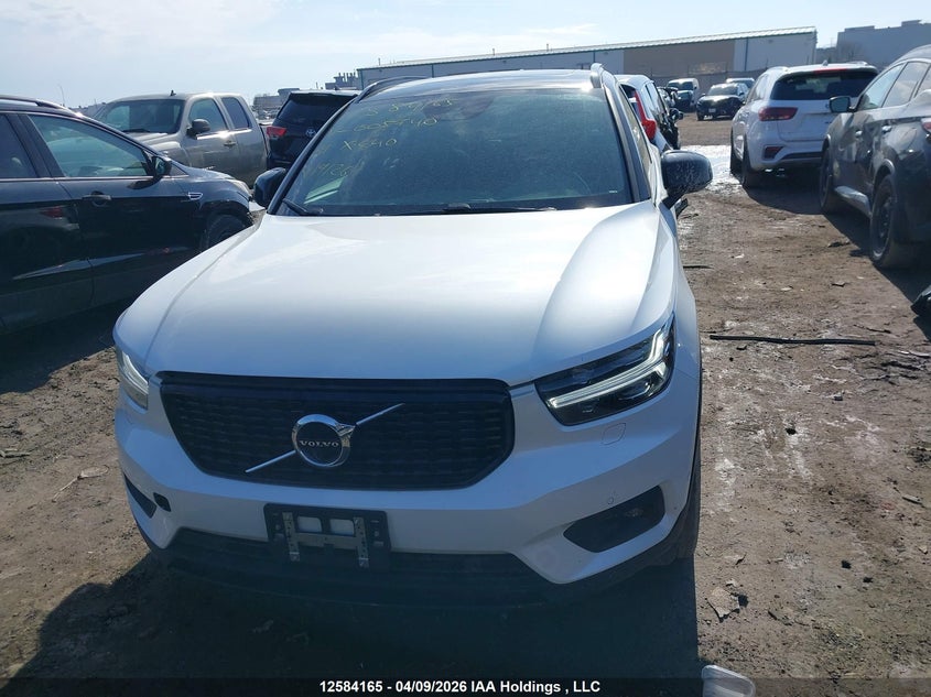 2019 Volvo Xc40 T5 Momentum/T5 R-Design VIN: YV4162XZ9K2005740 Lot: 12584165