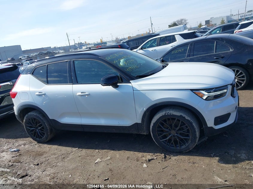 2019 Volvo Xc40 T5 Momentum/T5 R-Design VIN: YV4162XZ9K2005740 Lot: 12584165