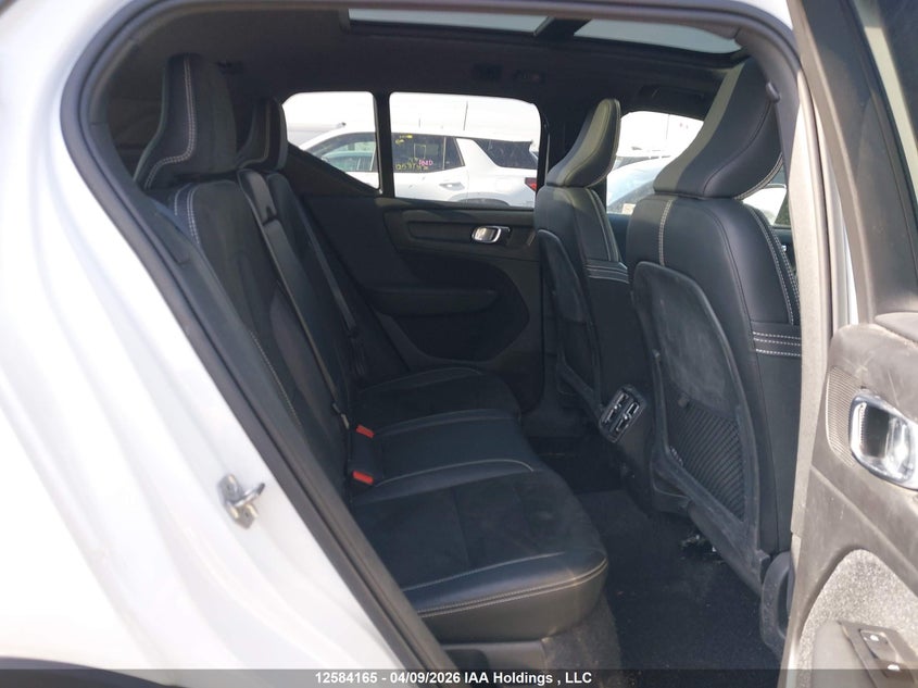 2019 Volvo Xc40 T5 Momentum/T5 R-Design VIN: YV4162XZ9K2005740 Lot: 12584165