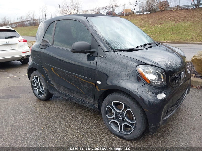 WMEFJ9BAXJK301917 SMART FORTWO ELECTRIC DRIVE Photo 1