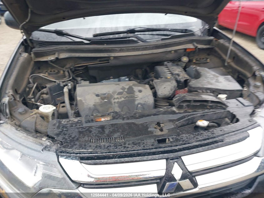 2018 Mitsubishi Outlander Es VIN: JA4AZ2A33JJ600127 Lot: 12584441