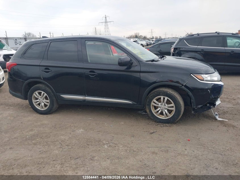 2018 Mitsubishi Outlander Es VIN: JA4AZ2A33JJ600127 Lot: 12584441