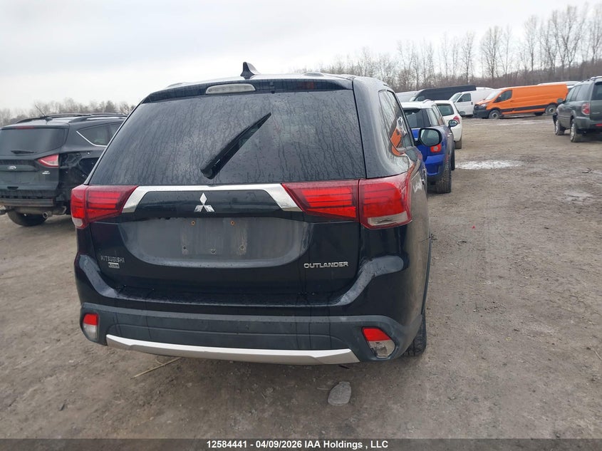 2018 Mitsubishi Outlander Es VIN: JA4AZ2A33JJ600127 Lot: 12584441