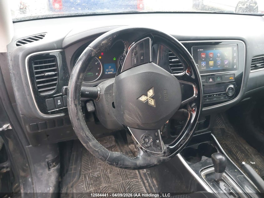 2018 Mitsubishi Outlander Es VIN: JA4AZ2A33JJ600127 Lot: 12584441