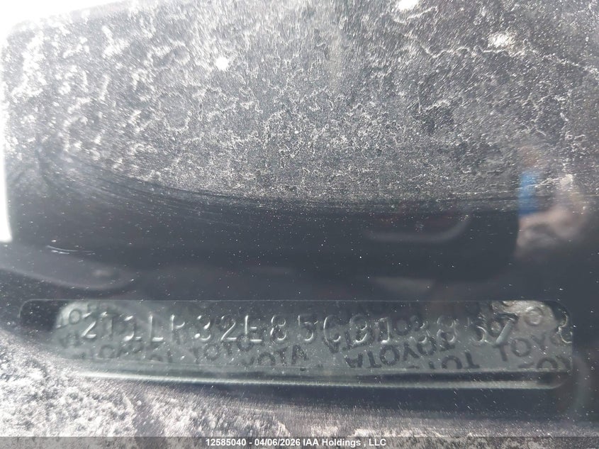 2005 Toyota Matrix Xr VIN: 2T1LR32E85C913857 Lot: 12585040