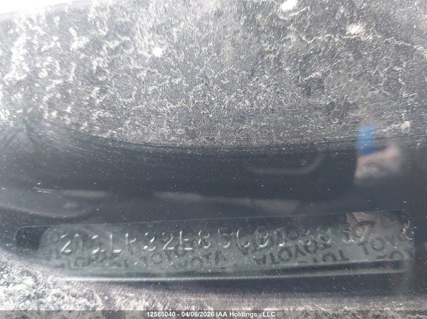 2005 Toyota Matrix Xr VIN: 2T1LR32E85C913857 Lot: 12585040