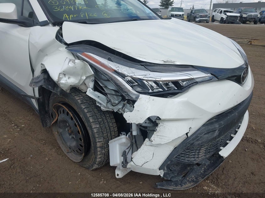 2021 Toyota C-Hr Xle/Le/Night Shade/Limited VIN: JTNKHMBX8M1098483 Lot: 12585708