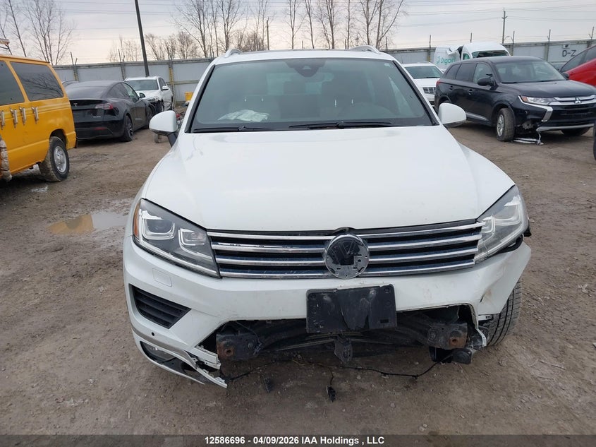 2017 Volkswagen Touareg Wolfsburg VIN: WVGRF7BP3HD003323 Lot: 12586696