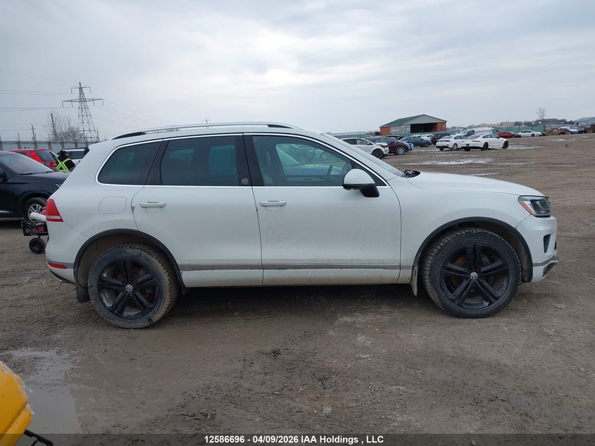 2017 Volkswagen Touareg Wolfsburg VIN: WVGRF7BP3HD003323 Lot: 12586696