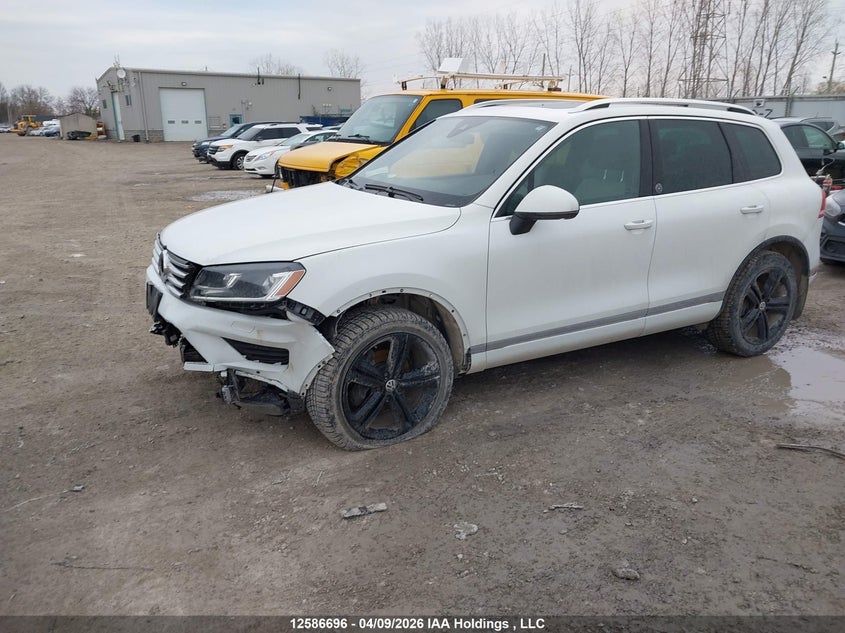 2017 Volkswagen Touareg Wolfsburg VIN: WVGRF7BP3HD003323 Lot: 12586696