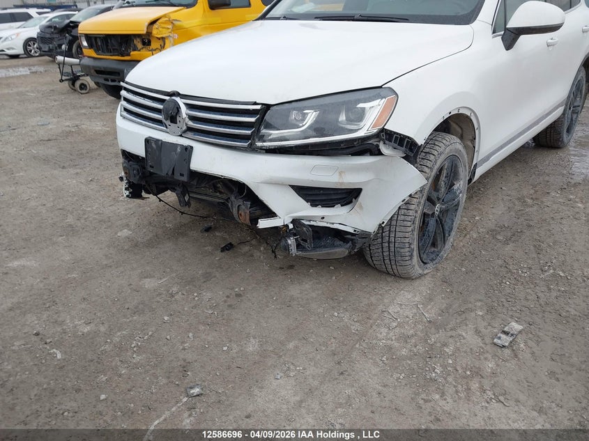 2017 Volkswagen Touareg Wolfsburg VIN: WVGRF7BP3HD003323 Lot: 12586696