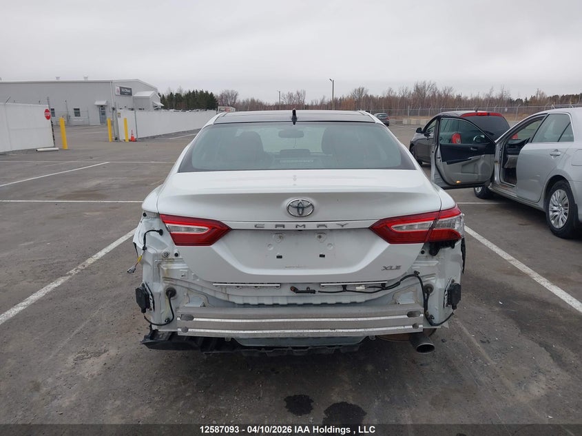 2018 Toyota Camry Xle VIN: 4T1B11HK6JU049663 Lot: 12587093