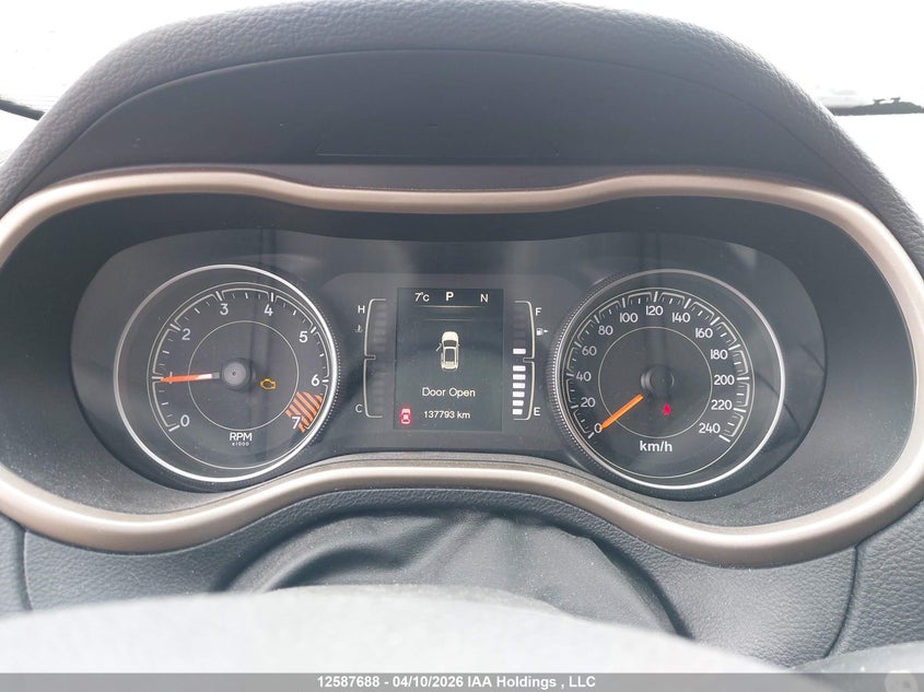 2015 Jeep Cherokee Latitude VIN: 1C4PJMCBXFW748518 Lot: 12587688