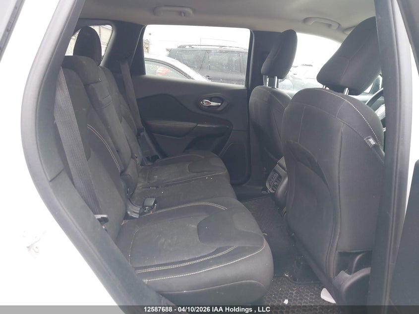 2015 Jeep Cherokee Latitude VIN: 1C4PJMCBXFW748518 Lot: 12587688