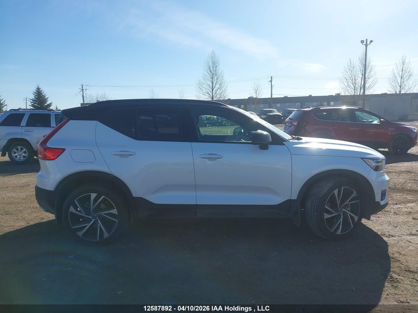 2019 Volvo Xc40 T5 R-Design VIN: YV4162UM8K2126347 Lot: 12587892