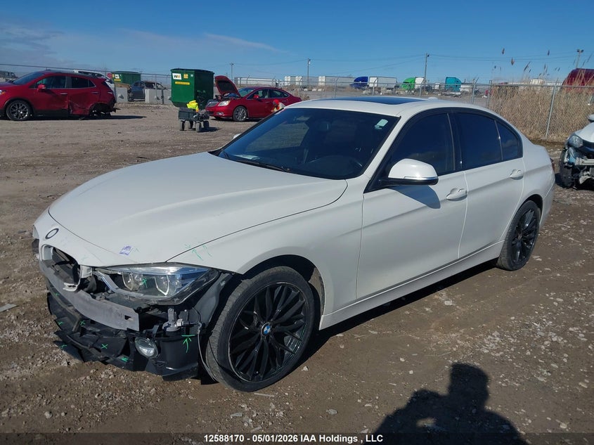 2017 BMW 3er, Front, IAAI, VIN WBA8D9C32HA011280 — photo 2
