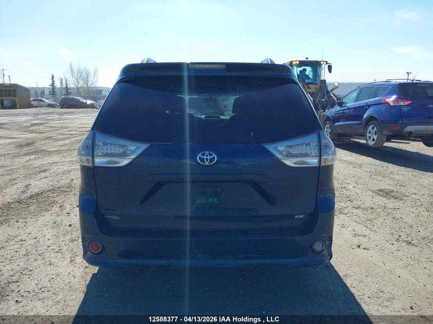 2012 Toyota Sienna Se 8 Passenger VIN: 5TDXK3DC7CS178536 Lot: 12588377