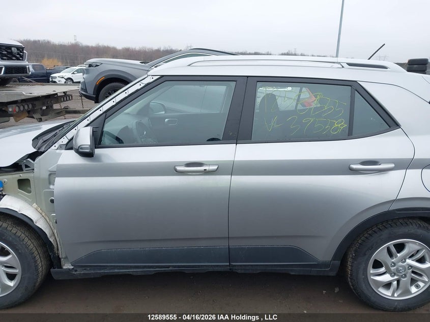 2025 Hyundai Venue Sel/Limited VIN: KMHRC8A3XSU395589 Lot: 12589555