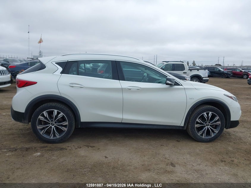 2017 Infiniti Qx30 Luxury/Premium/Sport VIN: SJKCH5CRXHA020885 Lot: 12591887