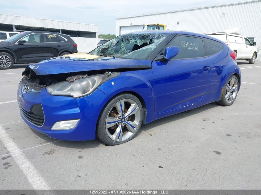 2013 Hyundai Veloster, Внешний пожар, IAAI, VIN KMHTC6AD6DU104091 — фото 2