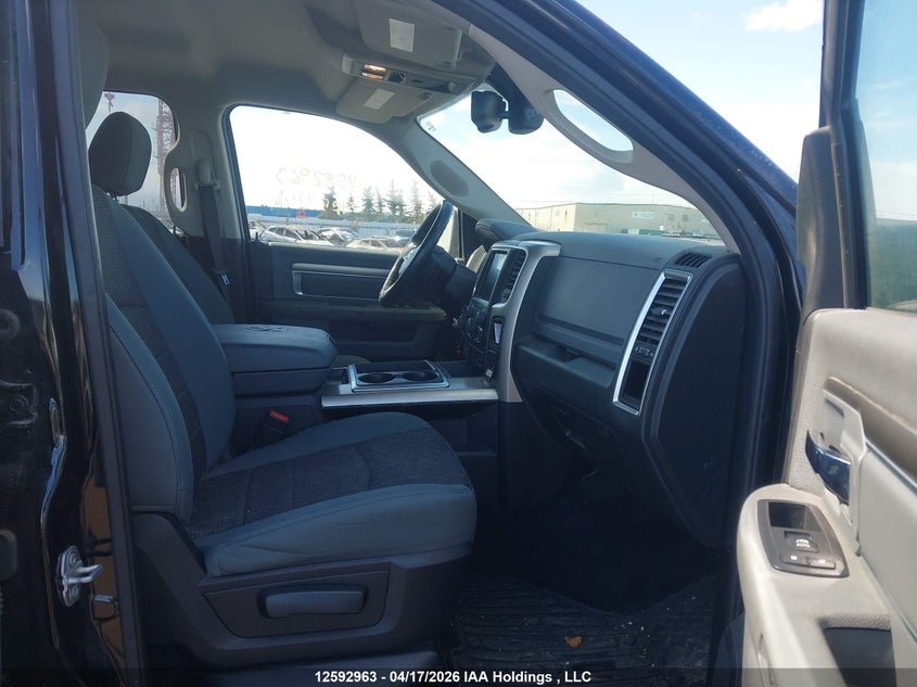 1C6RR7LT3FS555461 2015 Ram 1500 5.7 Ram Slt black